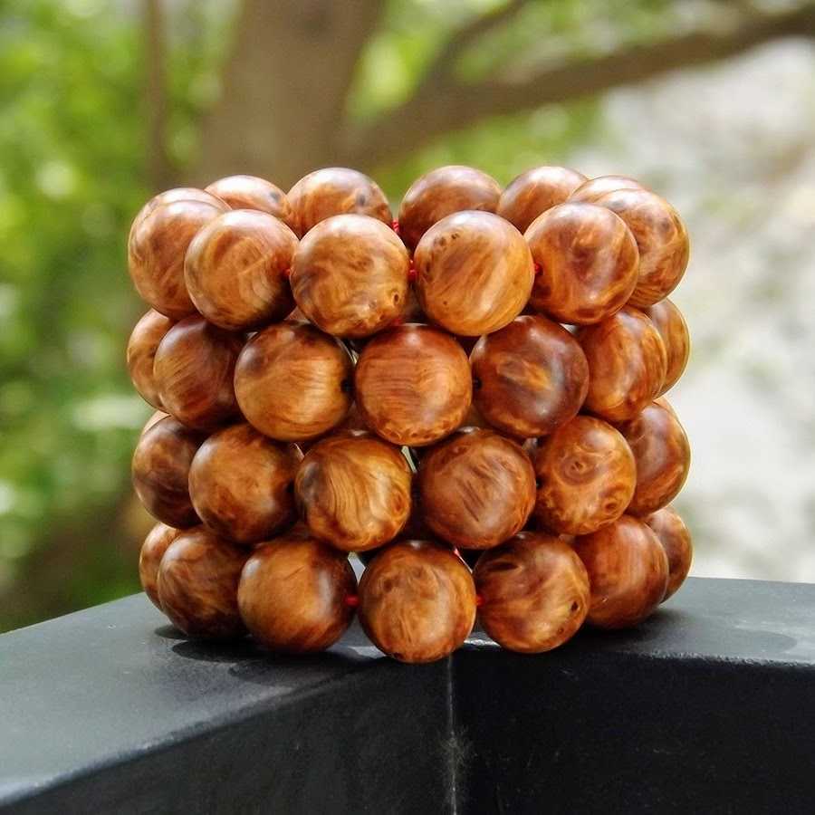 Vòng gỗ nu huyết long